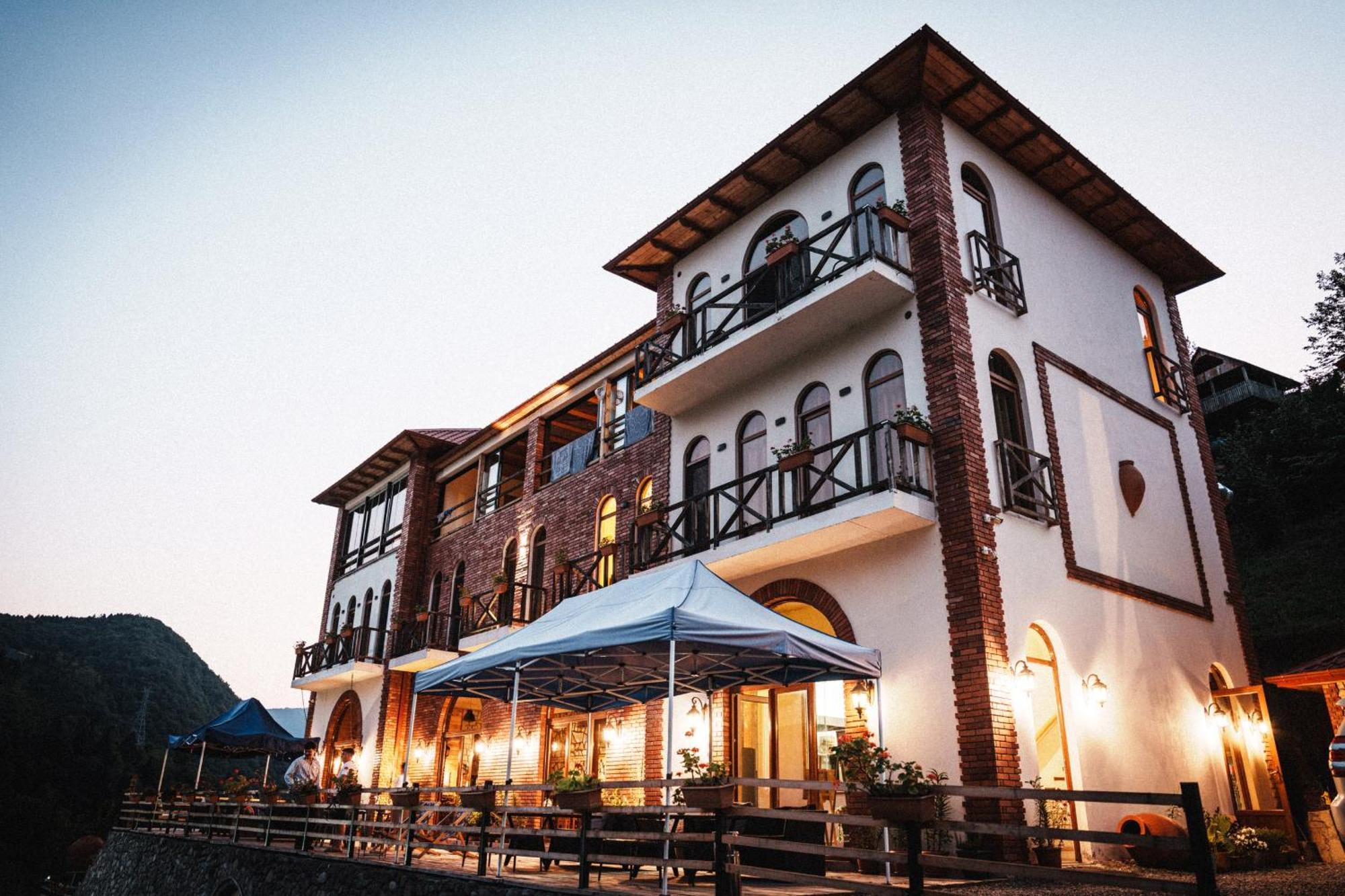 Hotel Chateau Iveri Varjanisi Exteriér fotografie
